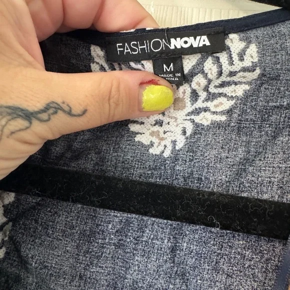 nWT fashion nova navy blue palsy Abby romper sz M - Picture 4 of 6